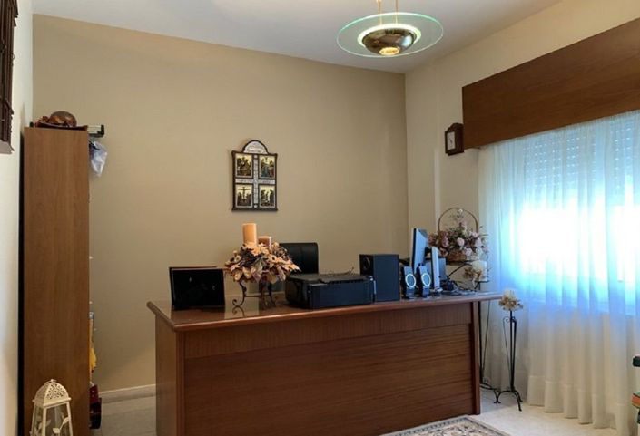 Image No.3-6 Bed House for sale