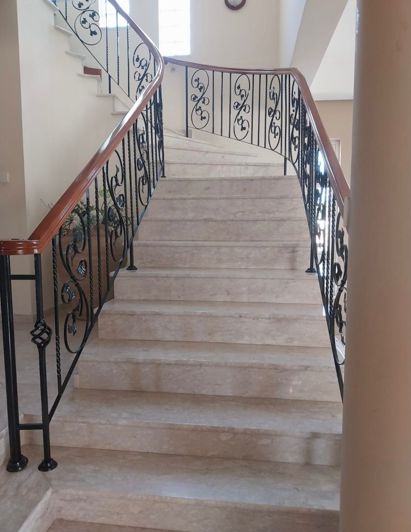 Image No.8-6 Bed House for sale