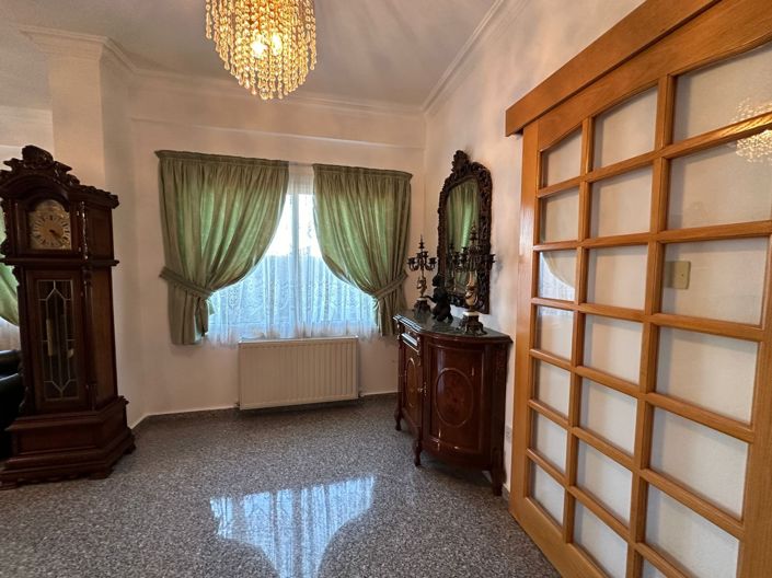 Image No.15-4 Bed House for sale