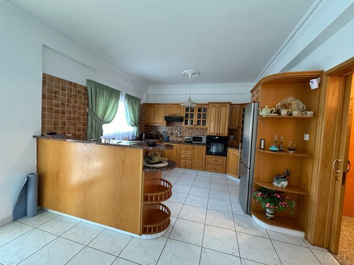 Image No.17-4 Bed House for sale