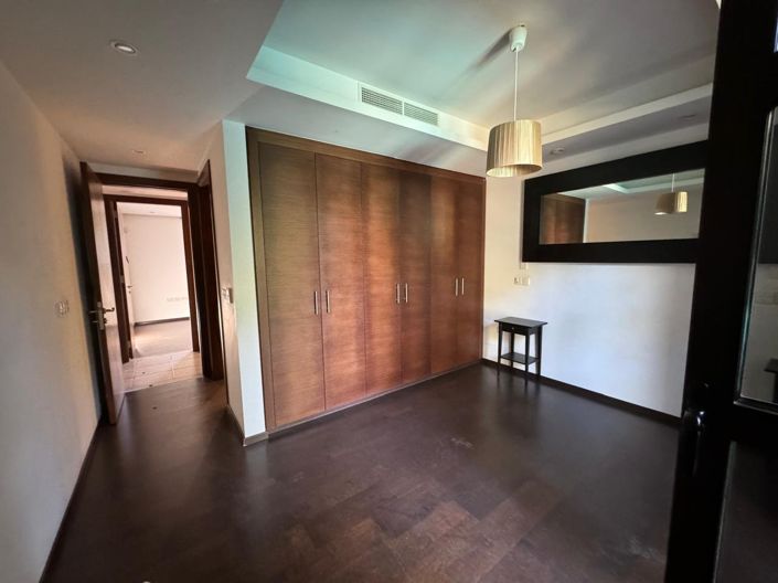 Image No.19-4 Bed House for sale