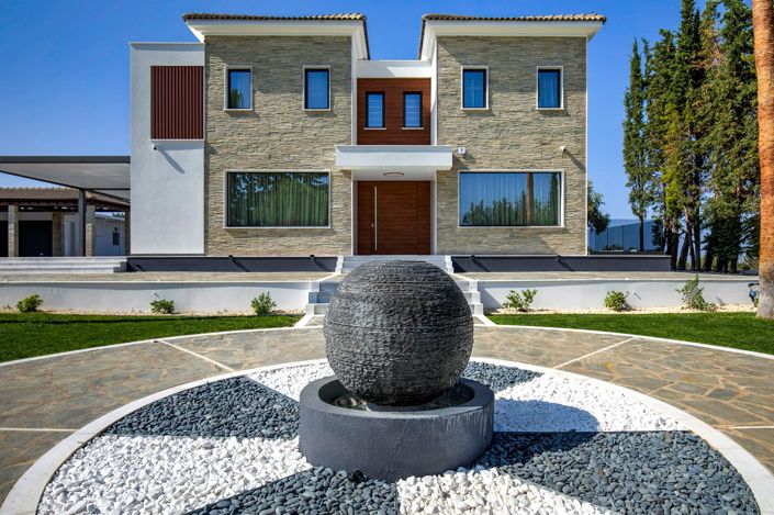 Image No.1-5 Bed House for sale