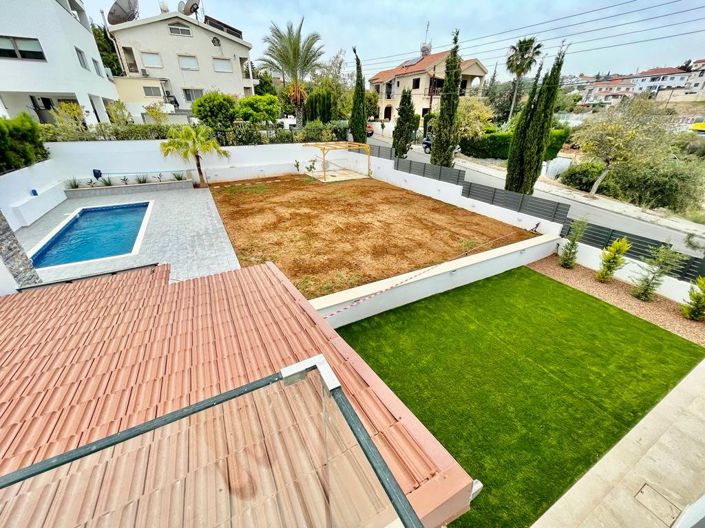 Image No.13-4 Bed House for sale