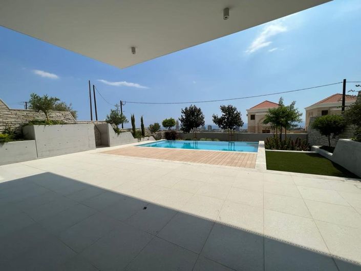 Image No.18-4 Bed House for sale