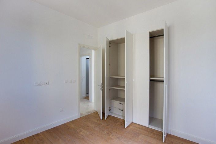 Image No.11-3 Bed Apartment for sale