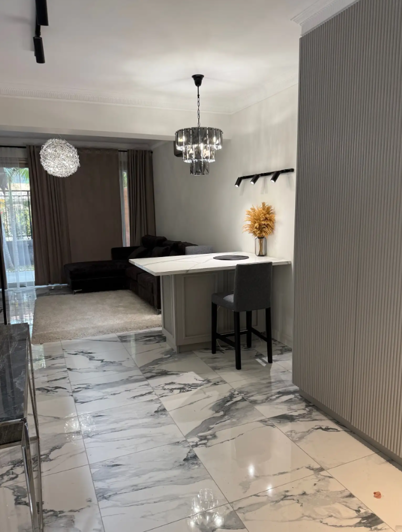 Image No.10-2 Bed House for sale