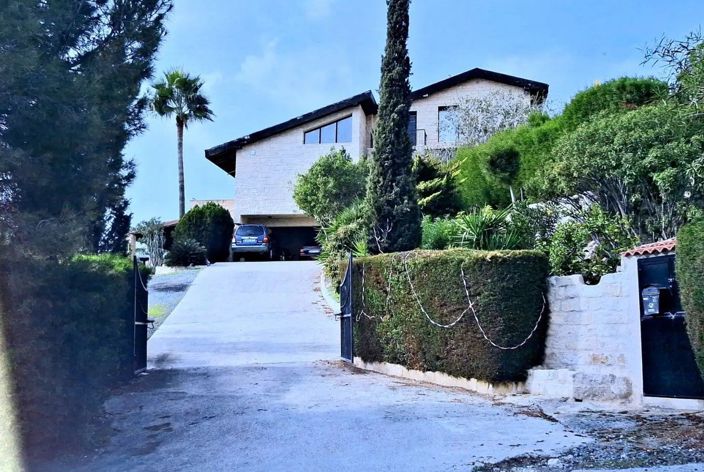 Image No.1-4 Bed House for sale