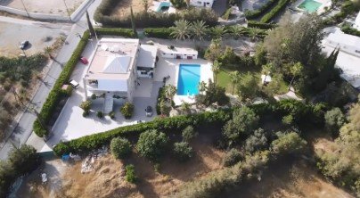 Image No.1-5 Bed House for sale