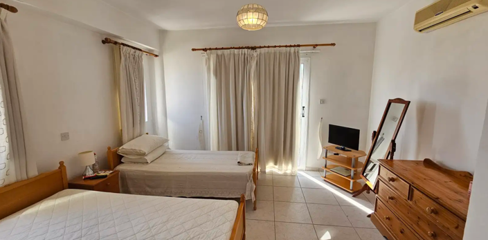 Image No.3-2 Bed House for sale