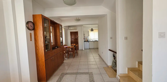 Image No.6-2 Bed House for sale