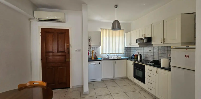 Image No.9-2 Bed House for sale