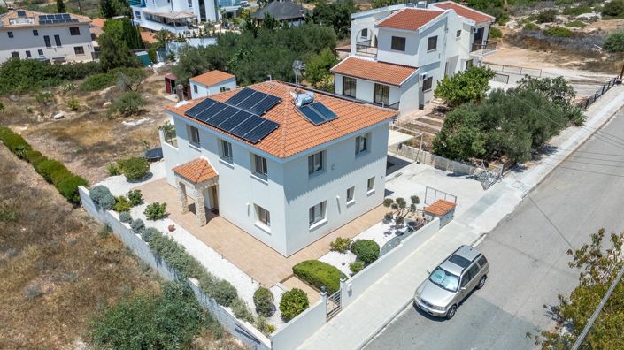 Image No.1-4 Bed House for sale