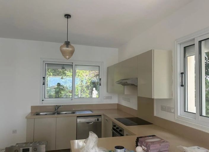 Image No.2-4 Bed House for sale