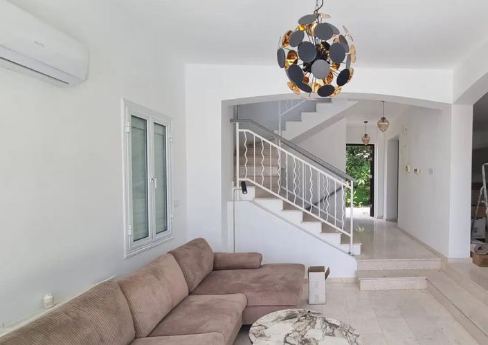 Image No.7-4 Bed House for sale