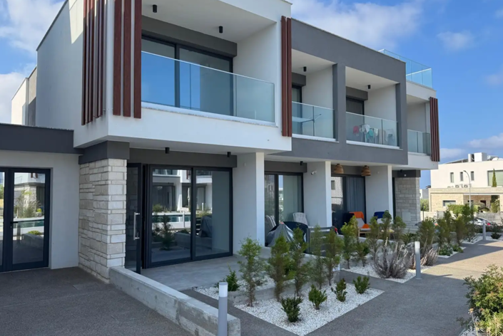 Image No.1-3 Bed House for sale