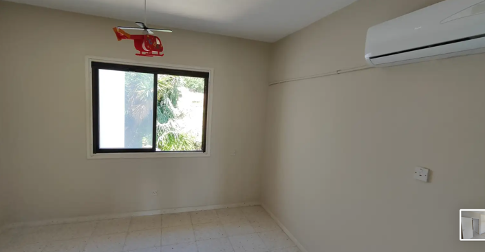 Image No.4-2 Bed House for sale