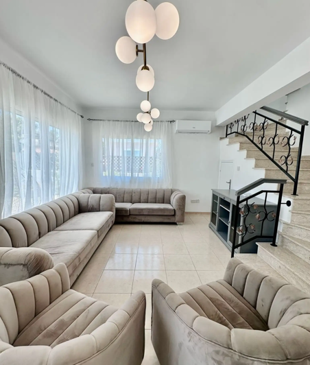 Image No.11-3 Bed Villa for sale