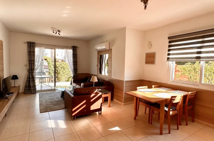 Image No.10-3 Bed House for sale