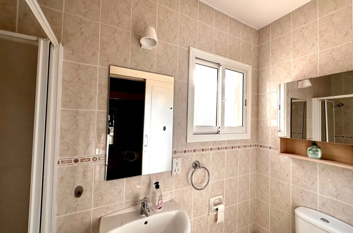 Image No.7-3 Bed House for sale