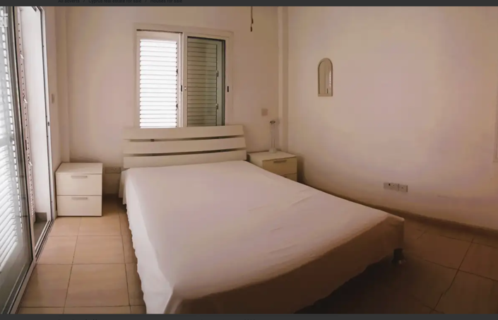 Image No.10-3 Bed House for sale