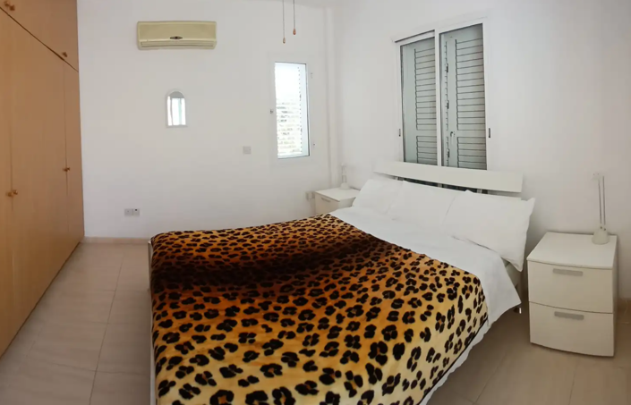 Image No.11-3 Bed House for sale