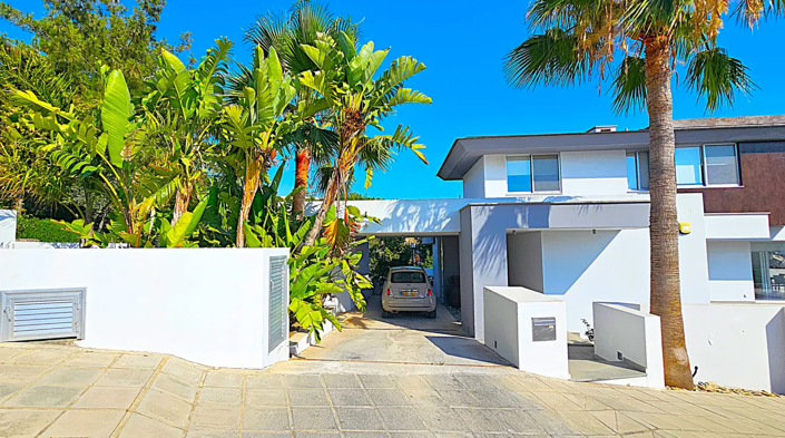 Image No.10-5 Bed House for sale