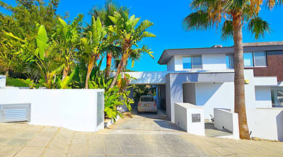 ca33df53-a658-47b4-9386-108e69db96cd