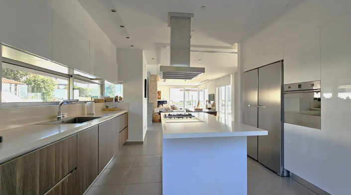 Image No.12-5 Bed House for sale