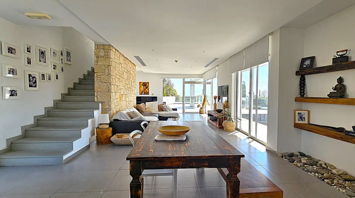 Image No.3-5 Bed House for sale