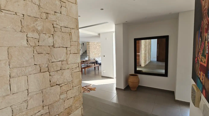 Image No.9-5 Bed House for sale