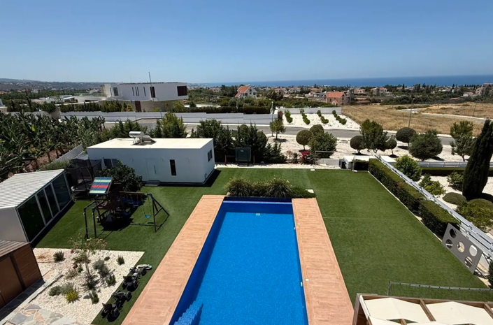 Image No.16-4 Bed House for sale