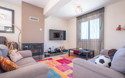 d04d6d93-d6a4-4a33-8d3e-c301e47f30b8