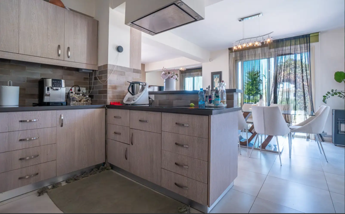 Image No.7-4 Bed House for sale