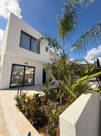 cdf98468-aa78-4fee-a251-57e5949f7ed8