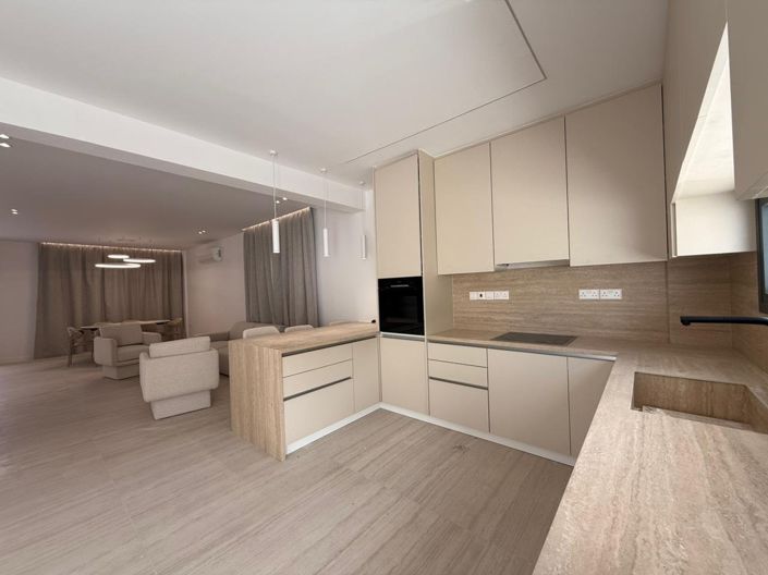 Image No.9-3 Bed House for sale