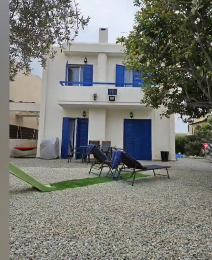 Image No.1-3 Bed House for sale