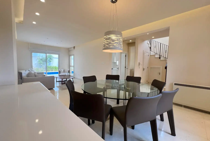 Image No.11-3 Bed House for sale