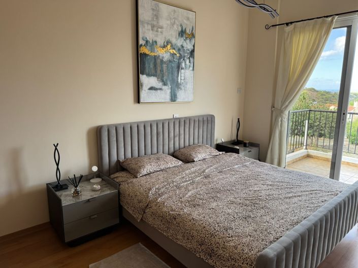 Image No.19-3 Bed House for sale