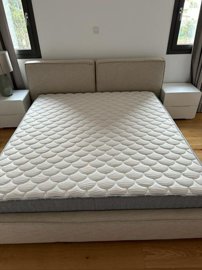 a2292a98-1d94-46d7-9f81-74223792fd3f