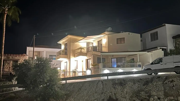 Image No.2-3 Bed House for sale