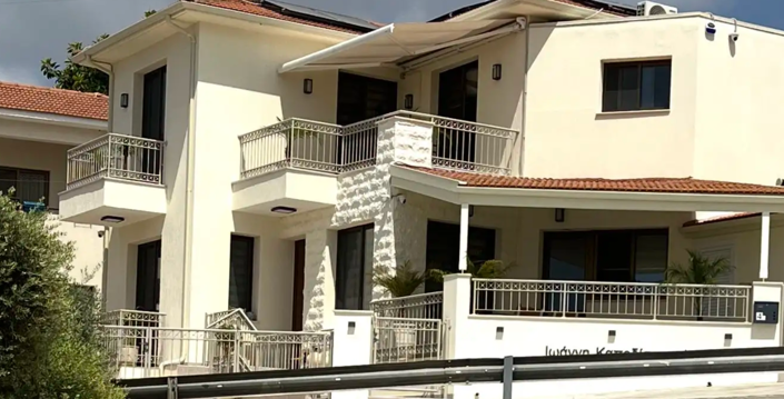 Image No.3-3 Bed House for sale