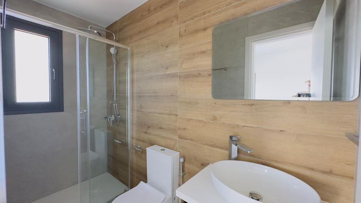 Image No.15-2 Bed House for sale