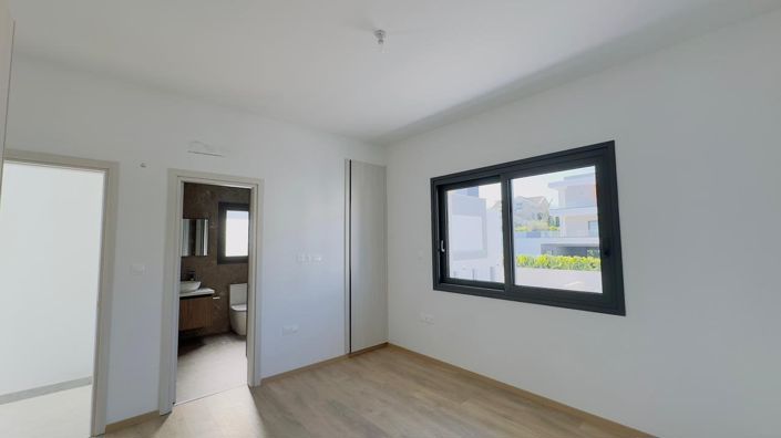 Image No.24-2 Bed House for sale