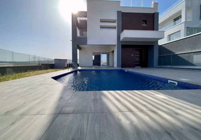 Image No.1-3 Bed Villa for sale