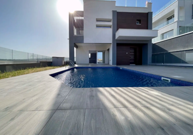 1 - Parekklisia, Villa