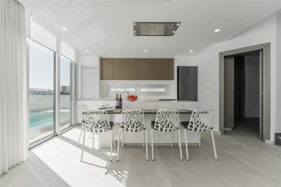 f850bd4a-9694-454e-983e-dc64b4e613e9