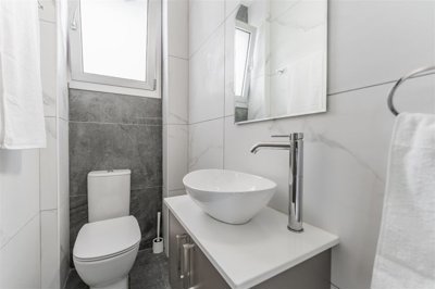 296a2442-31d1-43e7-8e51-5820d19f128e