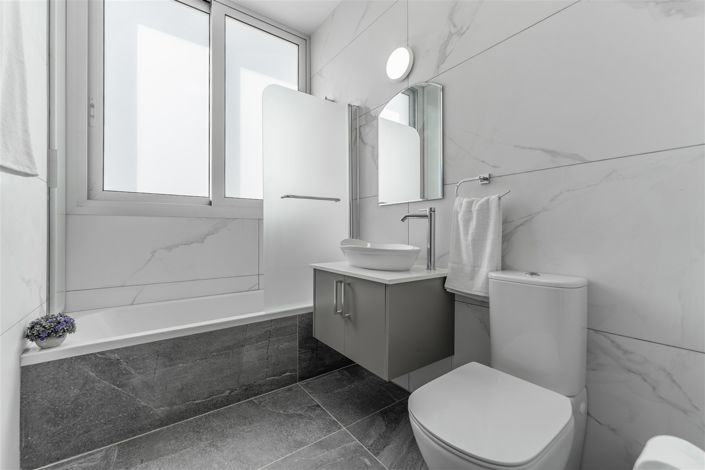 Image No.28-5 Bed Villa for sale