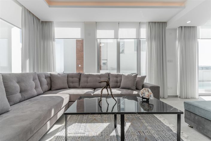 Image No.9-5 Bed Villa for sale