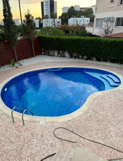 Image No.2-6 Bed House for sale